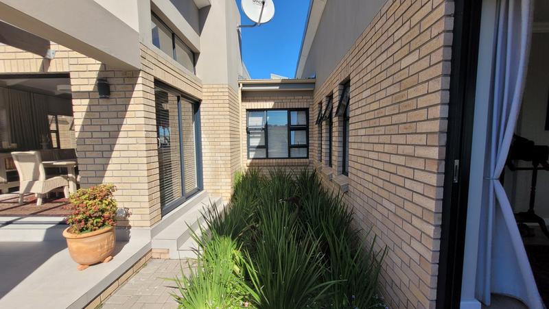 3 Bedroom Property for Sale in Dana Bay Western Cape